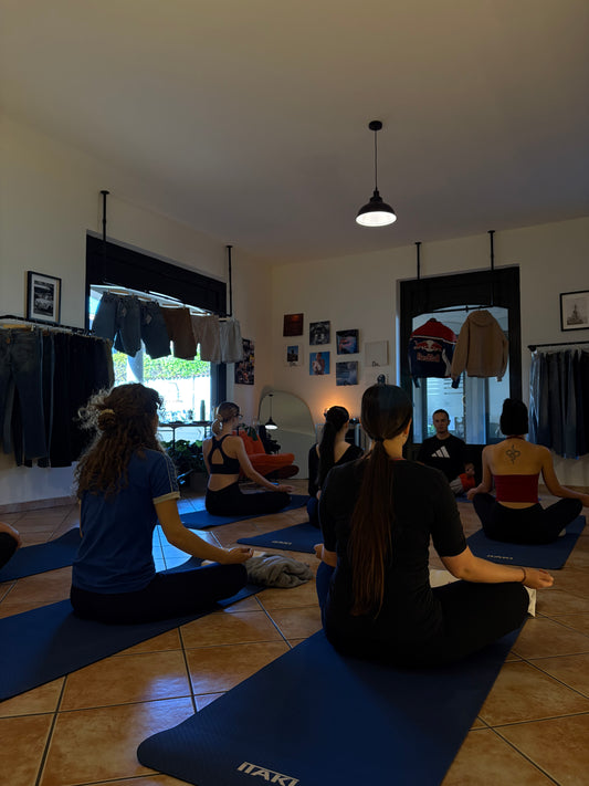 10.00/11.30 Pacchetto Tote bag personalizzata + Aperitivo +  esperienza Yoga Flow
